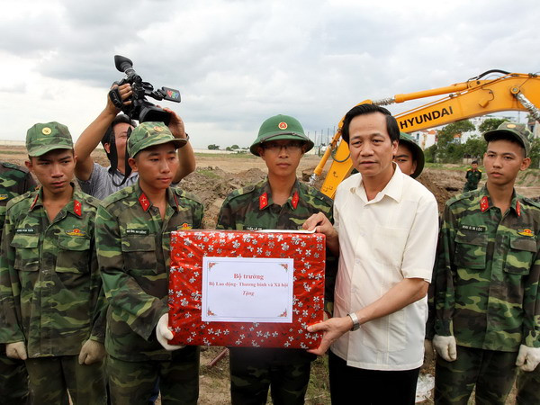 Nỗ lực hết sức để sớm đưa các hài cốt liệt sỹ về với gia đình ảnh 1