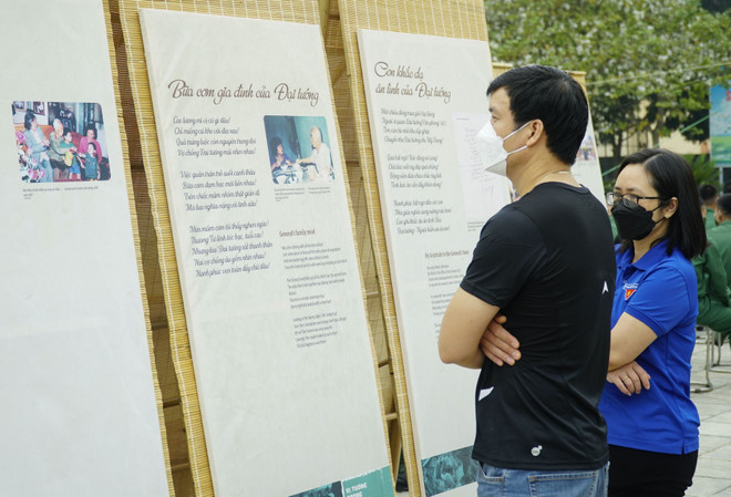 Triển lãm chuyên đề ‘Theo dấu chân Đại tướng” tại Điện Biên ảnh 1