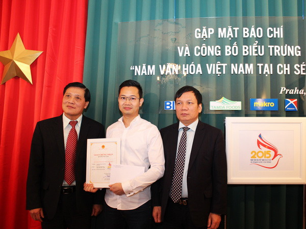 Công bố chương trình và biểu trưng Năm Văn hóa Việt Nam tại Séc ảnh 1