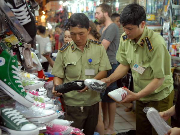 TP Hồ Chí Minh giám sát chặt các "điểm nóng" hàng nhập lậu ảnh 1