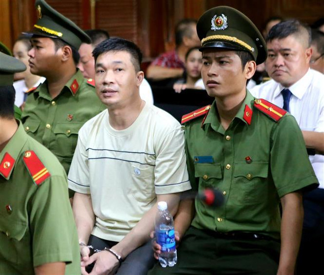 'Trùm' ma túy Văn Kính Dương và hotgirl Ngọc 'Miu' hầu tòa ảnh 2