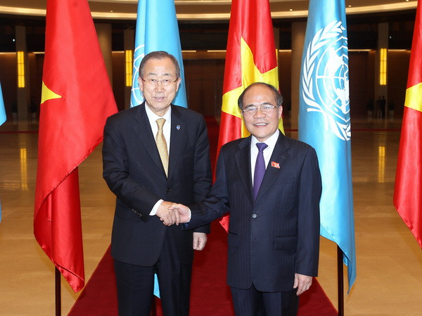 Chủ tịch Quốc hội Nguyễn Sinh Hùng tiếp Tổng Thư ký LHQ ảnh 1
