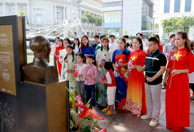 ttxvn_nguoi Viet tai Singapore (1).jpg