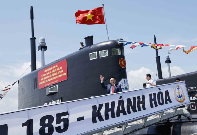 ttxvn_chu tich quoc hoi lu doan tau ngam.jpg