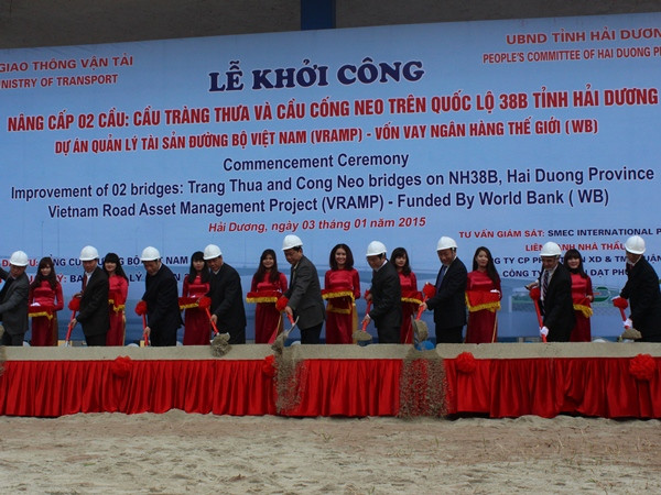 Khởi công xây mới 2 cầu giải quyết nút ùn tắc trên Quốc lộ 38 ảnh 1