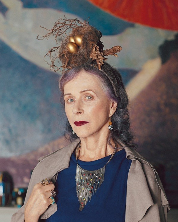 Năm “cụ bà” trong làng thời trang: Gừng càng già càng cay ảnh 7