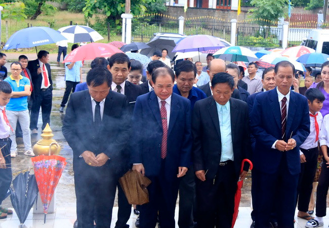 Dâng hương tưởng niệm 70 năm ngày thương binh liệt sỹ tại Lào ảnh 2