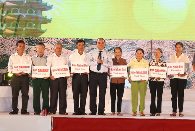 Thủ tướng dự Chương trình nghệ thuật “Cõi thiêng Đồng Lộc” ảnh 2