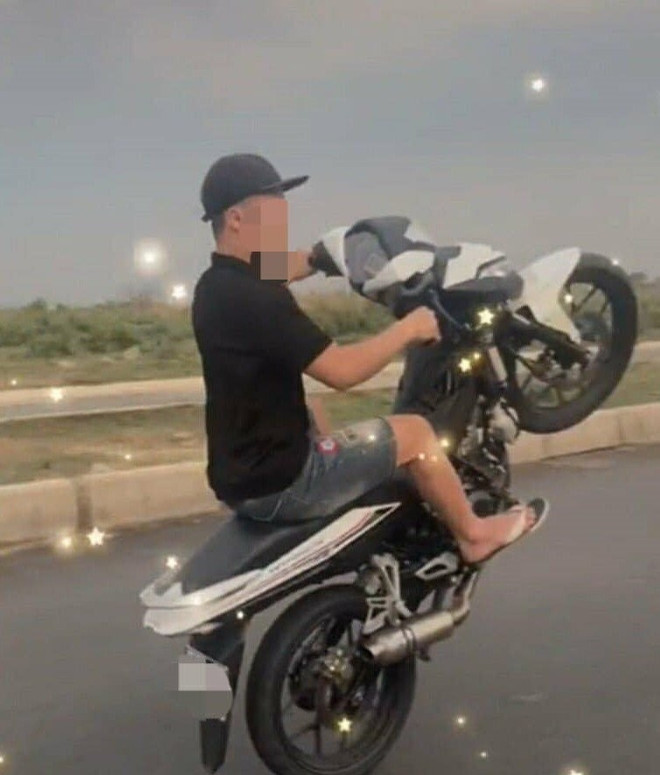 Xử phạt nam thanh niên đi xe máy bốc đầu rồi quay phim đưa lên mạng ảnh 2
