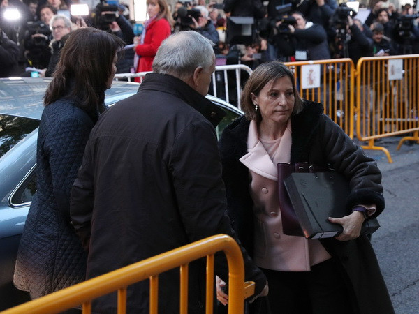 Công tố viên yêu cầu bắt giam cựu Chủ tịch Hội đồng lập pháp Catalonia ảnh 1