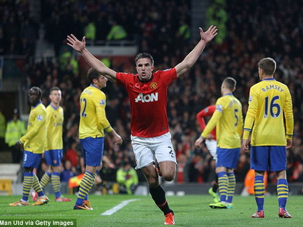 Tin sáng 11/11: Van Persie bị chỉ trích vì ăn mừng quá lố ảnh 1