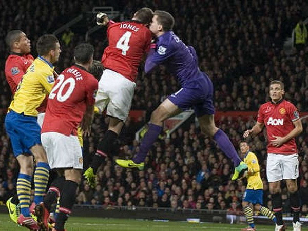 Tin sáng 11/11: Van Persie bị chỉ trích vì ăn mừng quá lố ảnh 3