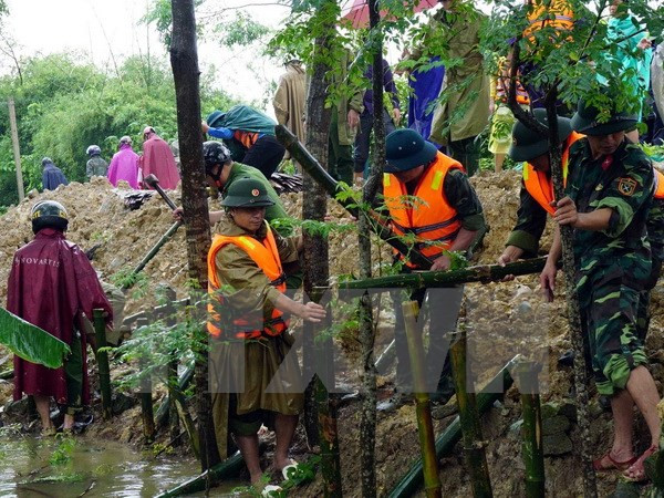 Cảnh báo lũ quét và sạt lở đất ở Trung Bộ, ngập lụt tại Nam Bộ ảnh 1