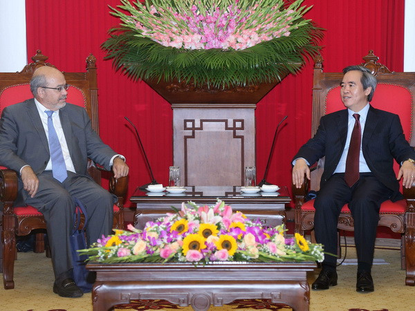 Trưởng Ban Kinh tế Trung ương Nguyễn Văn Bình tiếp đoàn IMF ảnh 1