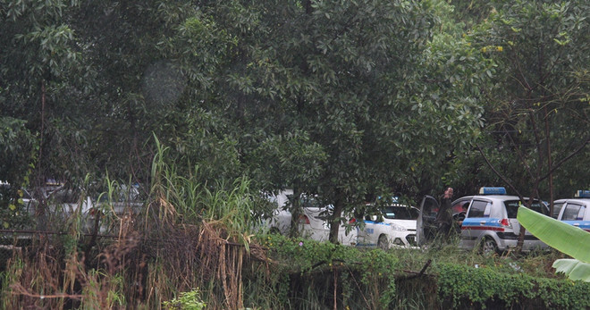 Taxi “dù” tràn vào sân bay, “cõng” 20% lượng khách mỗi ngày ảnh 1