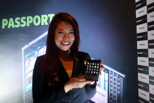 BlackBerry Passport lên kệ tại Việt Nam với giá 15,5 triệu đồng ảnh 1