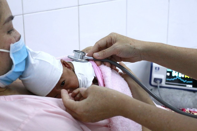 Cần Thơ: Cứu sống trẻ sơ sinh bị rối loạn nhịp tim hiếm gặp ảnh 1