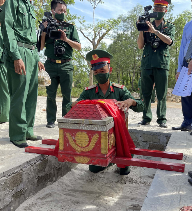 Tỉnh Quảng Trị tổ chức truy điệu và an táng 40 hài cốt liệt sỹ ảnh 2