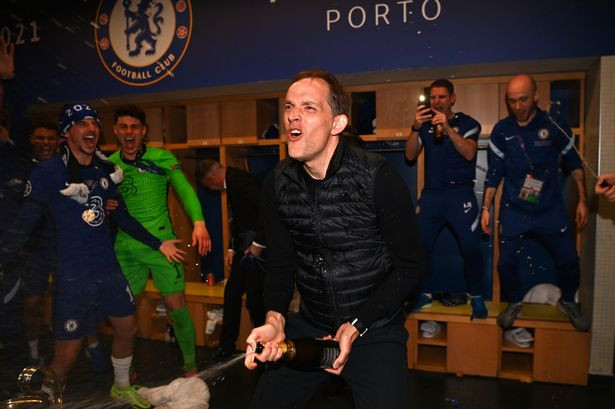 Tuchel cùng học trò 'quẩy tung' phòng thay đồ, ăn mừng chức vô địch ảnh 1