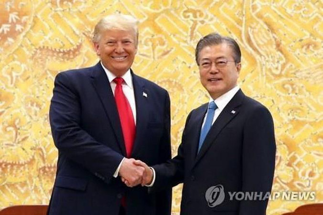 Tổng thống Mỹ Donald Trump và người đồng cấp Hàn Quốc Moon Jae-in. (Nguồn: Yonhap) Cuộc gặp Mỹ-Hàn sẽ tập trung thúc đẩy hòa bình trên Bán đảo Triều Tiên ảnh 1