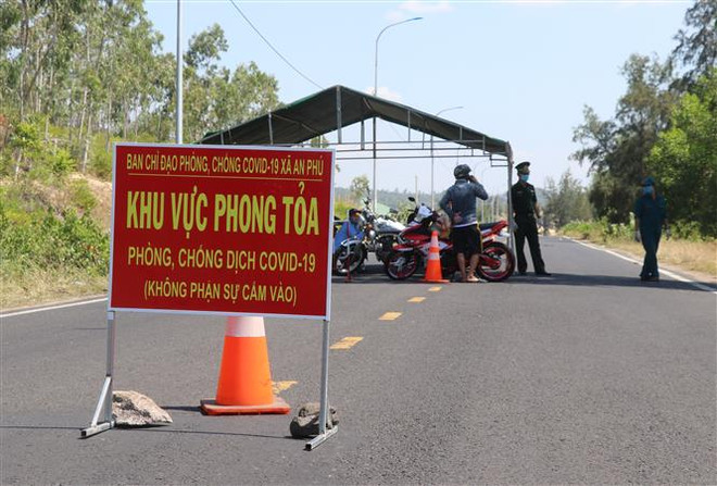 Thủ tướng yêu cầu tập trung hỗ trợ các nơi đang giãn cách xã hội ảnh 2