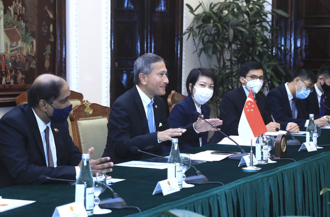 Bộ trưởng Ngoại giao Singapore Vivian Balakrishnan hội đàm với Bộ trưởng Bộ Ngoại giao Bùi Thanh Sơn. (Ảnh: Lâm Khánh/TTXVN) Việt Nam-Singapore hướng tới một thỏa thuận song phương về kinh tế số ảnh 2