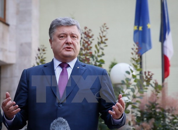 Ukraine quyết định mở rộng lệnh trừng phạt nhằm vào Nga ảnh 1