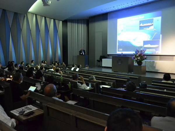 Cựu Phó Đô đốc Nhật Bản lo ngại hành vi bồi đắp đảo của Trung Quốc ảnh 1