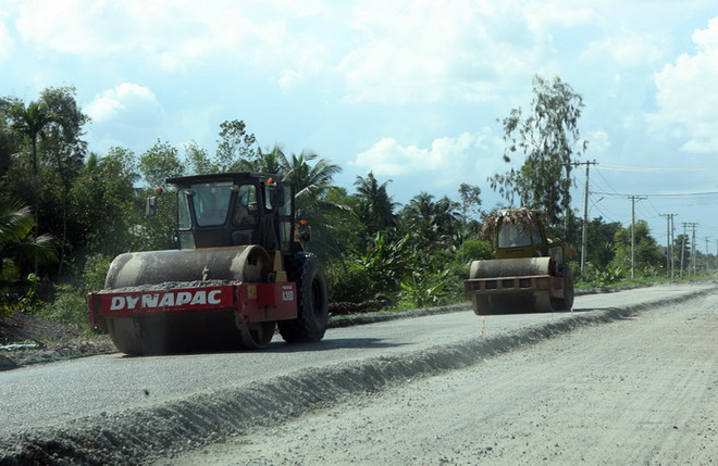 Triển khai xây dựng dự án đường Hồ Chí Minh đoạn Cam Lộ-La Sơn ảnh 1