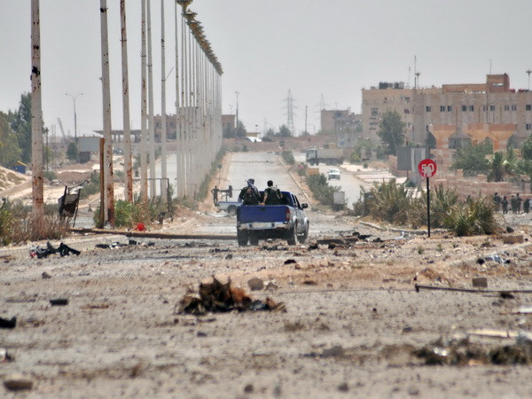 Nhóm IS chiếm được thị trấn chiến lược Al-Qaryatain tại Syria ảnh 1