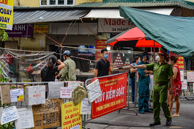 Thành phố Hà Nội tạm dừng hoạt động kinh doanh ở chợ Hàng Bè ảnh 1