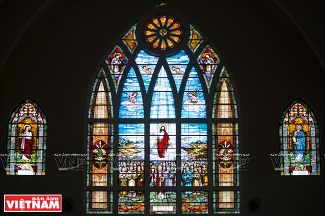 Ngôi nhà thờ có kiến trúc đẹp bậc nhất vùng Đông Nam Bộ ảnh 3