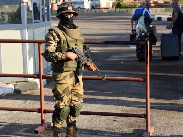 Quân đội Ai cập tiêu diệt một chiến binh hàng đầu của IS ở Sinai ảnh 1