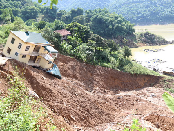 Thủ tướng Campuchia gửi Thư thăm hỏi tình hình mưa lũ ở Việt Nam ảnh 1