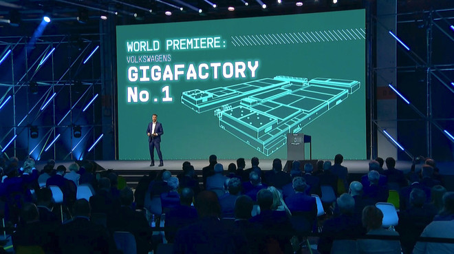 Volkswagen khánh thành nhà máy sản xuất pin xe điện đầu tiên ảnh 1