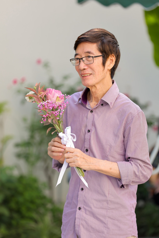 Mùa Vu Lan: Ecopark tặng hàng nghìn bông hoa cho những người đặc biệt ảnh 2