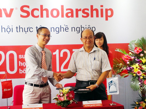 Bkav cấp 12,7 tỷ đồng học bổng cho sinh viên Đại học Bách khoa Hà Nội ảnh 1