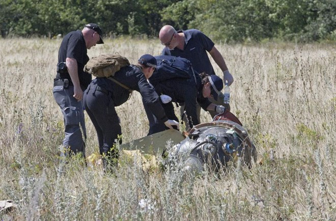 100 điều tra viên quốc tế tiếp cận hiện trường vụ máy bay MH17 ảnh 1