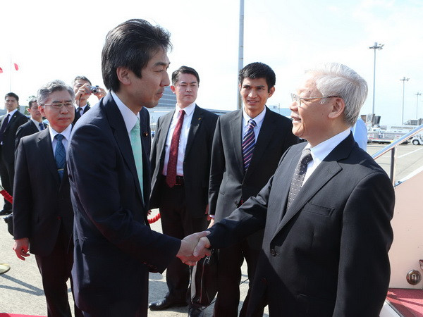 Việt Nam và Nhật Bản trao đổi, ký kết sáu văn bản hợp tác ảnh 1