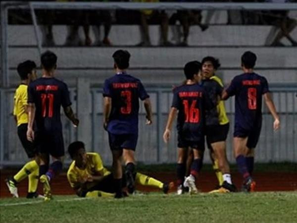 Cận cảnh U15 Thái Lan và U15 Malaysia đánh nhau ở chung kết ảnh 1