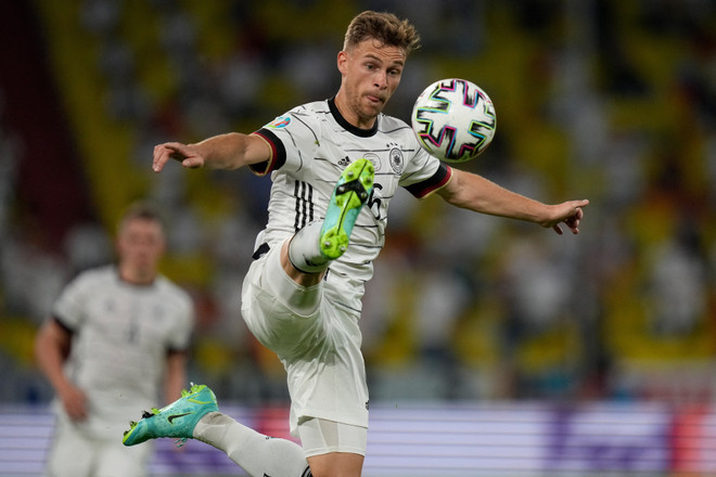 Kimmich trong trận gặp Pháp. (Ảnh: AFP/TTXVN) Jogi Loew sẽ dùng chiến thuật nào cho trận Đức - Bồ Đào Nha ảnh 2