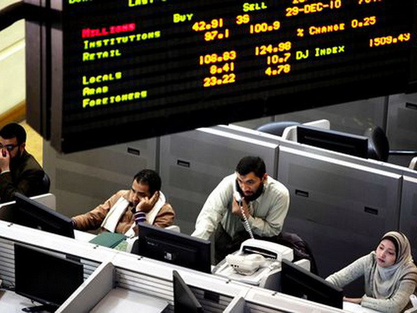 Chứng khoán Ai Cập lập kỷ lục khi vượt ngưỡng 10.000 điểm ảnh 1