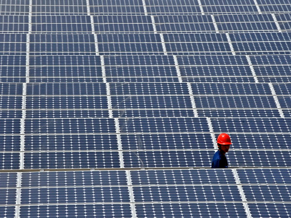 Canada có thể đánh thuế cao pin Mặt Trời nhập khẩu từ Trung Quốc ảnh 1