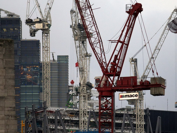 Khu vực dịch vụ của Vương quốc Anh tăng mạnh trong tháng Một ảnh 1