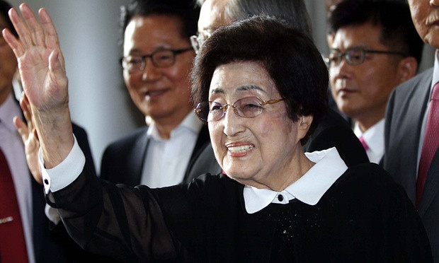 Phu nhân cố Tổng thống Hàn Quốc lên đường thăm Triều Tiên ảnh 1