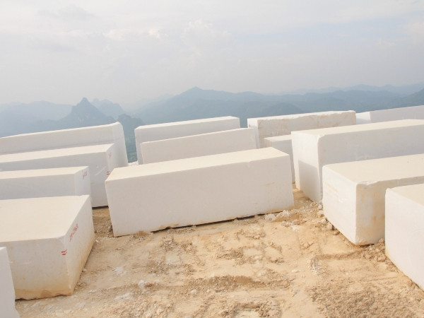 Đá hoa trắng ở Yên Bái và câu chuyện "kẻ ăn ốc, người đổ vỏ" ảnh 3