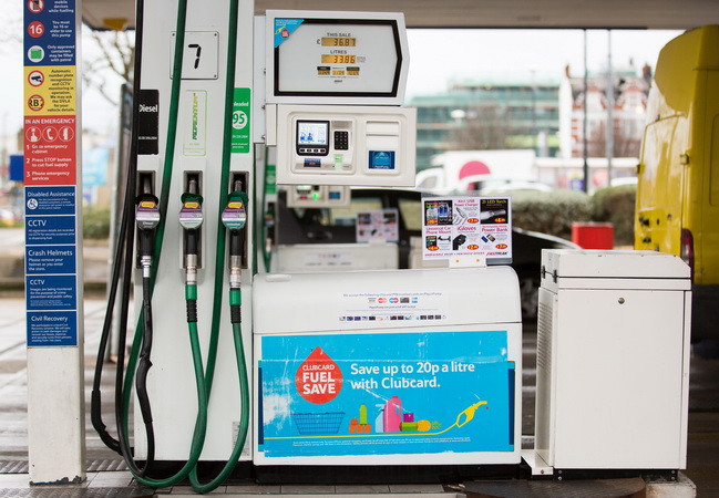 Tổng thống Mỹ Donald Trump chỉ trích OPEC tăng giá dầu ảnh 1