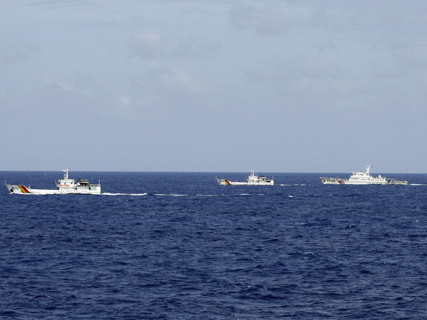 Trung Quốc duy trì hai tàu quét mìn, máy bay trinh sát gần giàn khoan ảnh 1