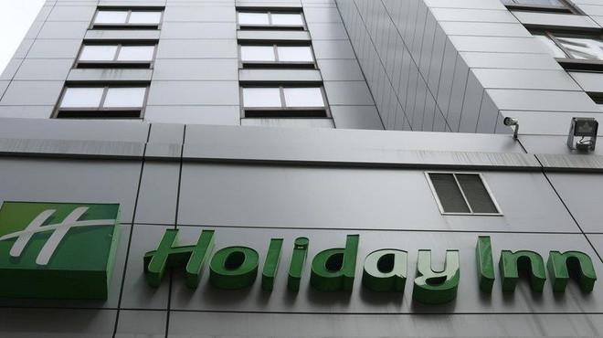 Nhiều khách sạn lớn dừng cung cấp bộ vật dụng mini trong phòng tắm ảnh 1