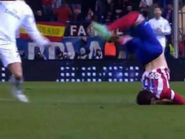 Tin tối 13/2: M.U sẽ tạo bom tấn, nạn nhân của CR7 gãy cổ ảnh 3